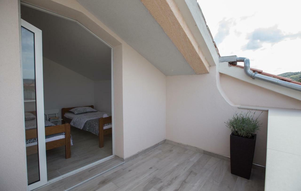 Relaxing Whole Top Floor Apartment By The Sea Zaboric Exterior foto